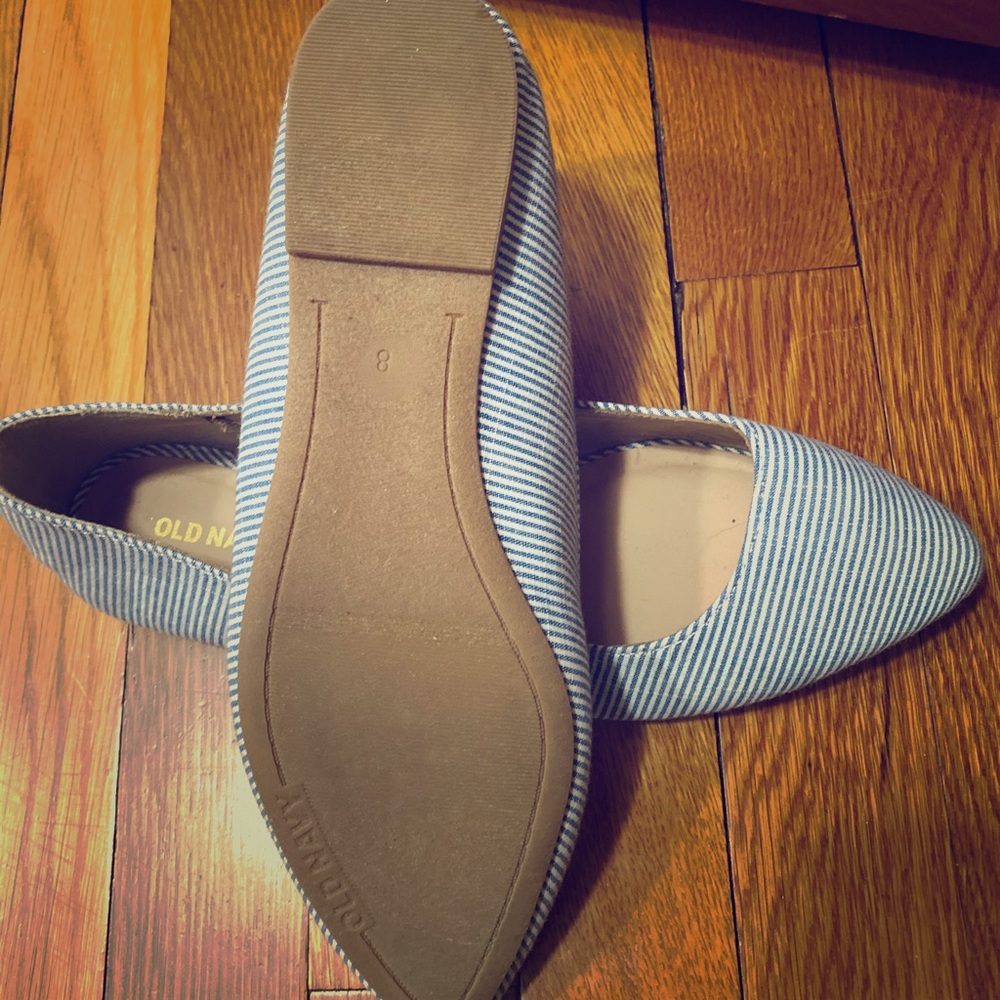 3/$15 Perfect springtime flats 🌻🌼🌞